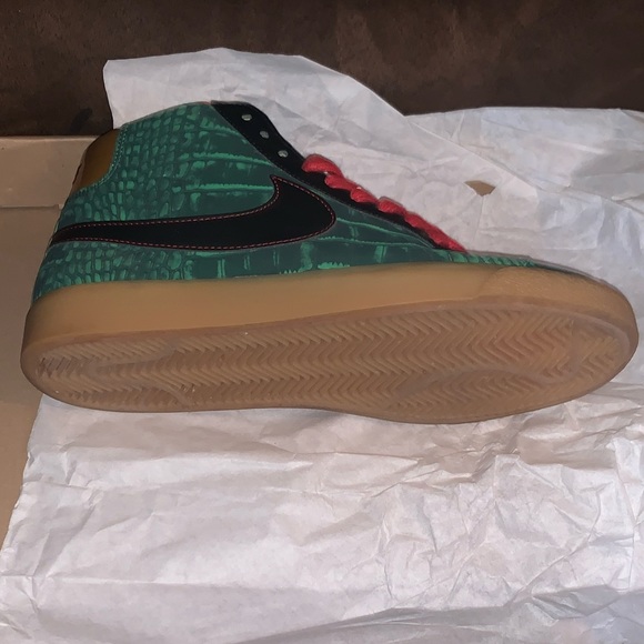 Nike SB Blazer Mid Premium ‘Godzilla’ - Picture 2 of 4
